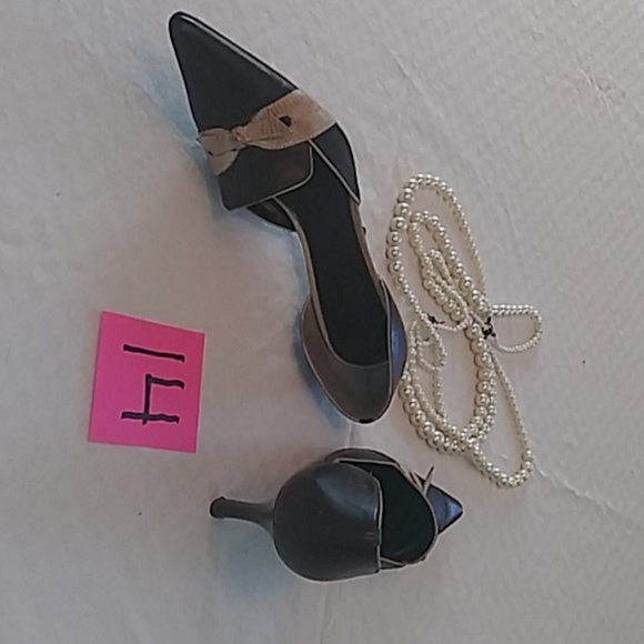 Heels - Picture 3 of 3